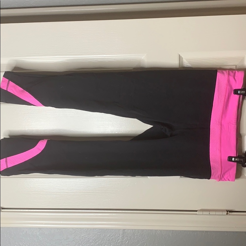 Lululemon leggings (above ankle)